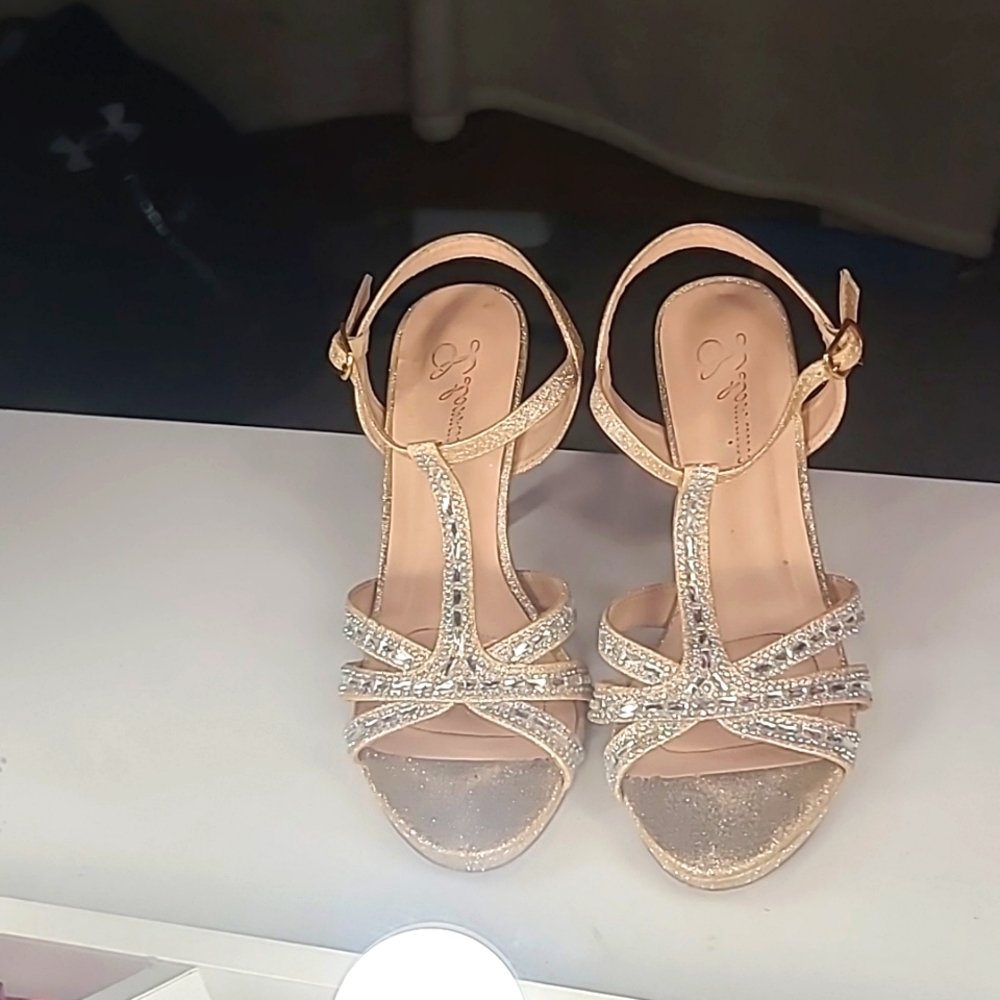 L Lorraine 7½ shiny high heels